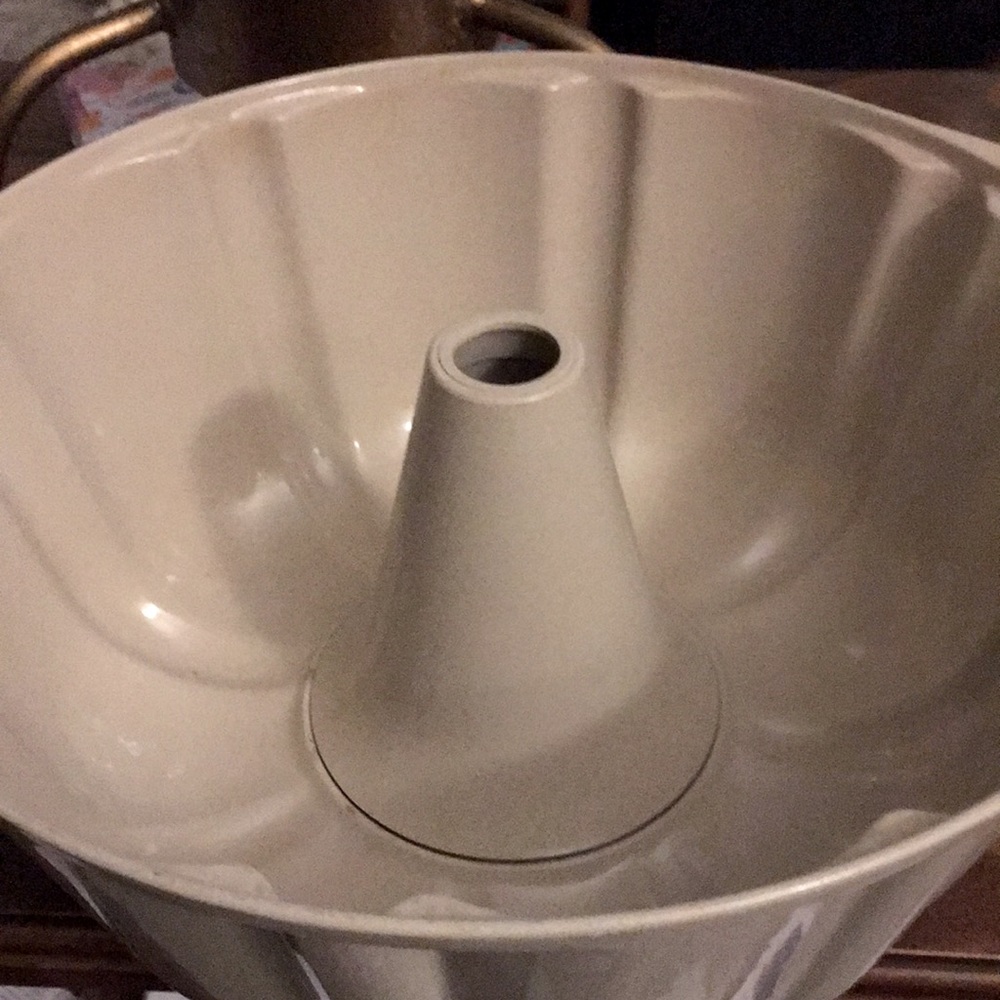 Anchor Hocking Microwave Bundt Pan